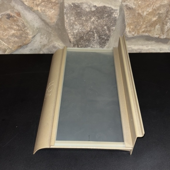 UGG Boot Store Display Stand. Metal Plexiglass
12 x 7 - Picture 9 of 13